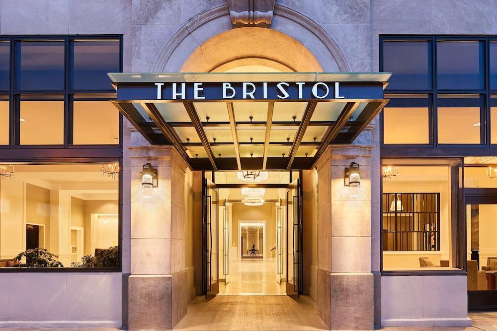 Hotel The 4*